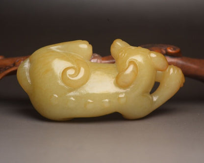 Collection Chinese Natural Hetian Jade Carved Exquisite Dog Statue Figurine Art