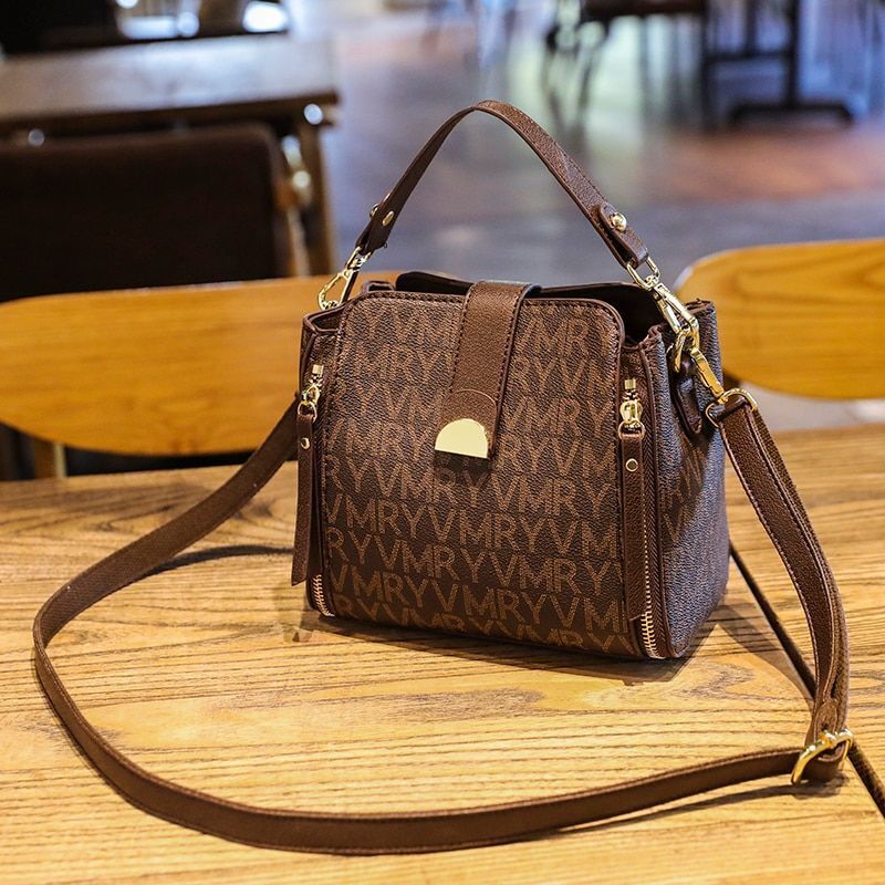 Short Handle Shoulder Bag Crossbody Interior Pocket Messenger Handbag 21*18*11CM