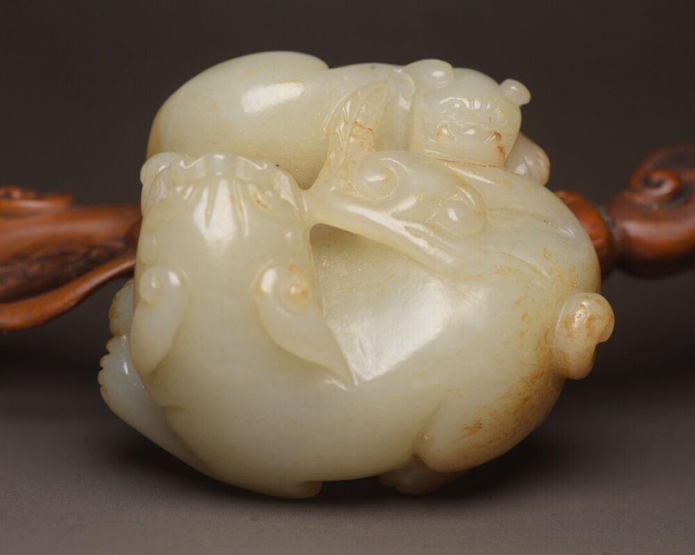 Chinese Old Natural Hetian Jade Carving Antique Beast Statue Nice Figurine Decor