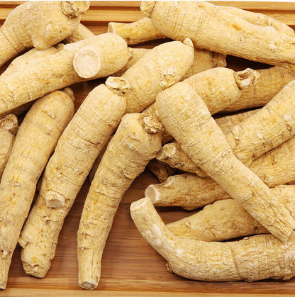 100% natural 6-year-old American ginseng roots grow into large ginseng roots-