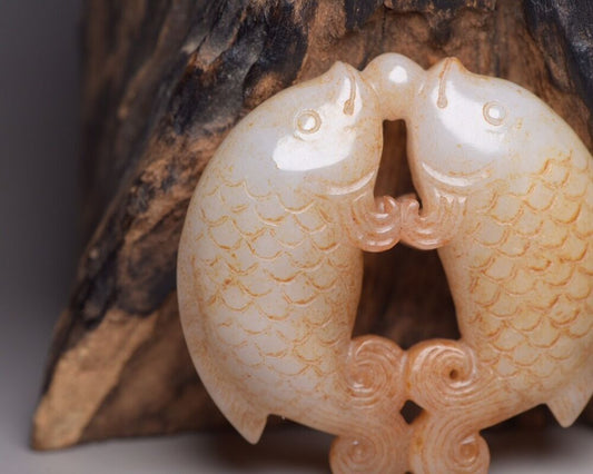 China Old Natural Hetian Jade Hand Carved Pair Nice Fish Statue Pendant Jewelry