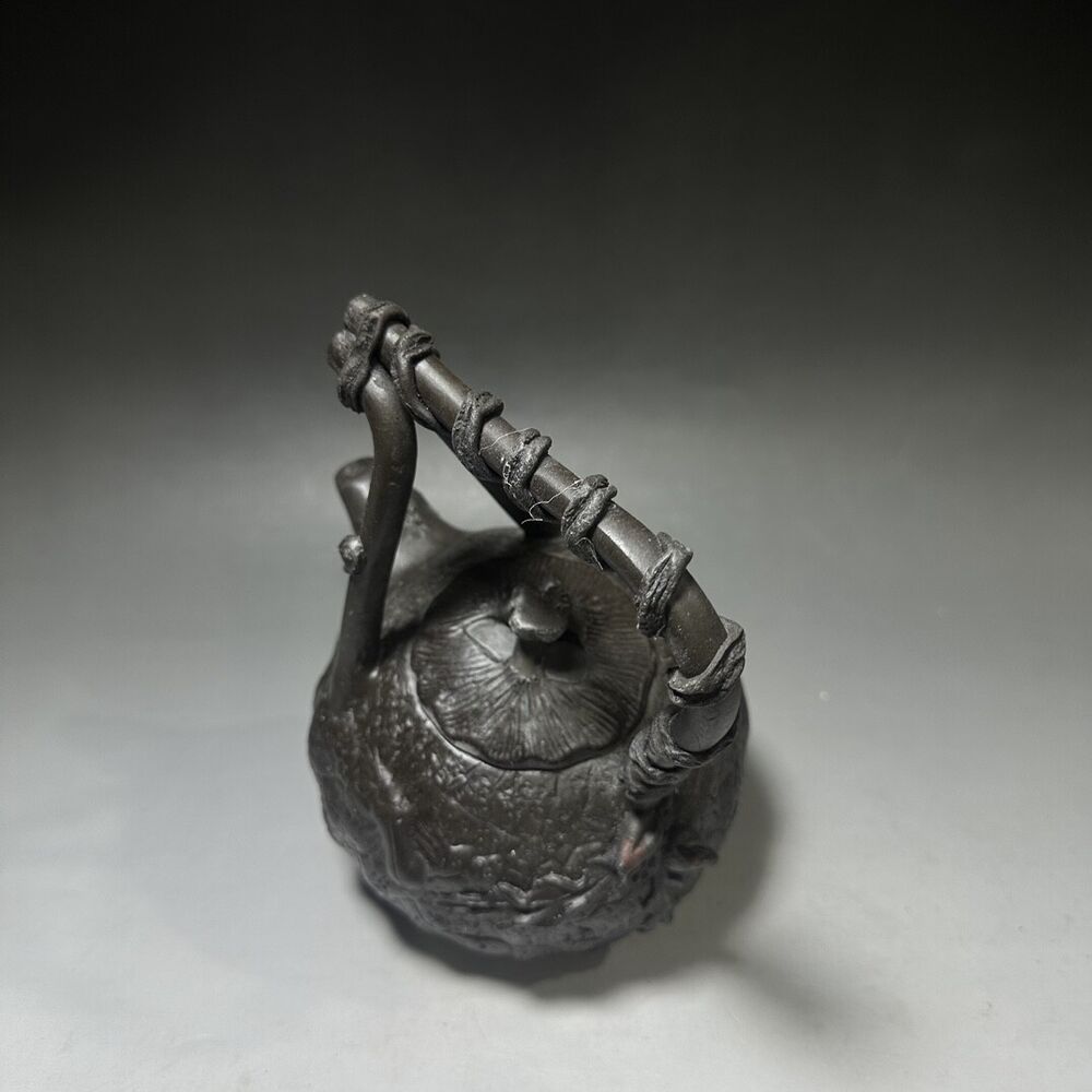 vintage chinese yixing purple clay teapot zisha ceremony carving Collectible art