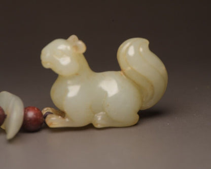 Chinese Beautiful Natural Hetian Jade Carved Squirrel Statues Nice Figurine Gift