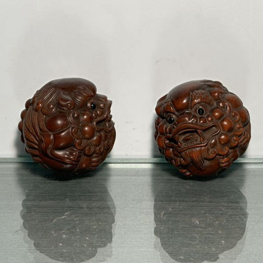 Vintage China Wooden Carving Boxwood A Pair Beast Statue Nice Figurines Art Ball