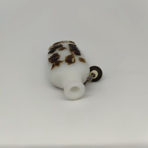 chinese carved statue peking glass snuff bottle glazed Cameo White black kylin