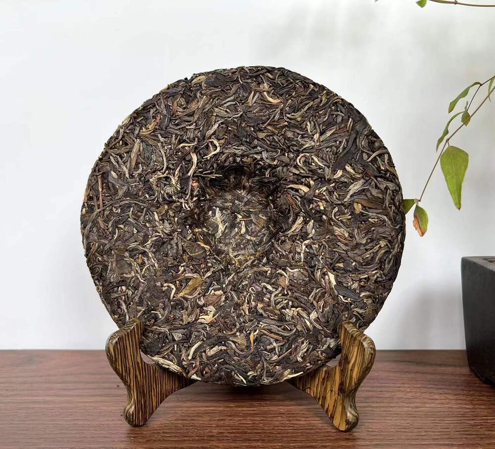 Ba Wang Qing Bin (Overlord Green Cake) 2019 Chensheng Hao Pu-erh Tea Raw 357g