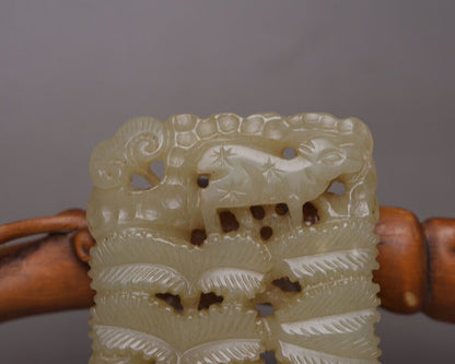 Chinese Natural Hetian Jade Carving Tiger Deer Statue Exquisite Pendant Jewelry