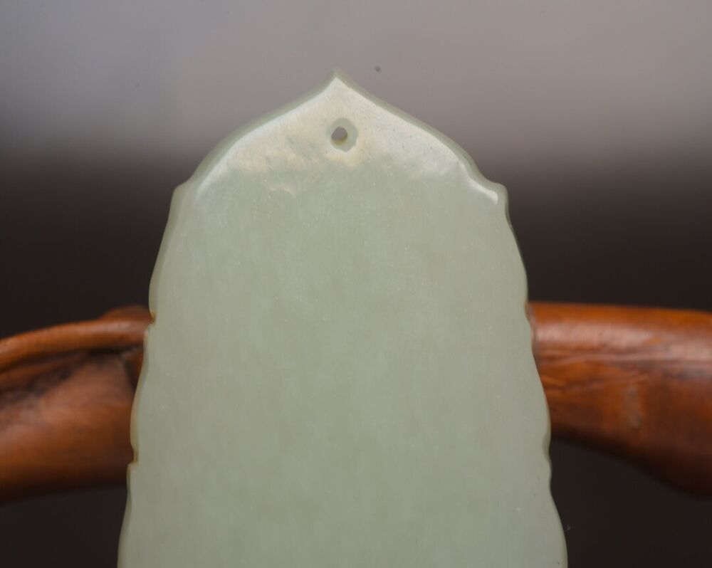 Top Chinese Natural Hetian Jade Carved Guanyin Statue Exquisite Pendant Jewelry