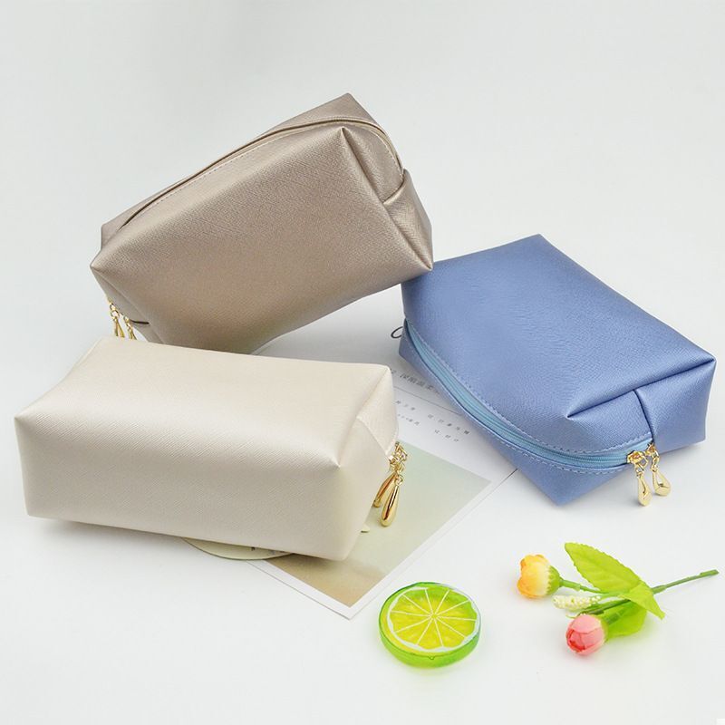 Synthetic Leather Zipper Cosmetic Bag Traveling Beauty Case Makeup Bag Organizer