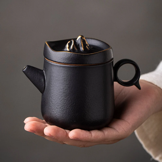 Creative Mountain Ceramic Teapot Chinese Gongfu Tea Pots 160m
