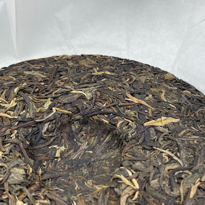 普洱茶，2019，70周年特制纪念饼70周年特别纪念蛋糕，357克，生的