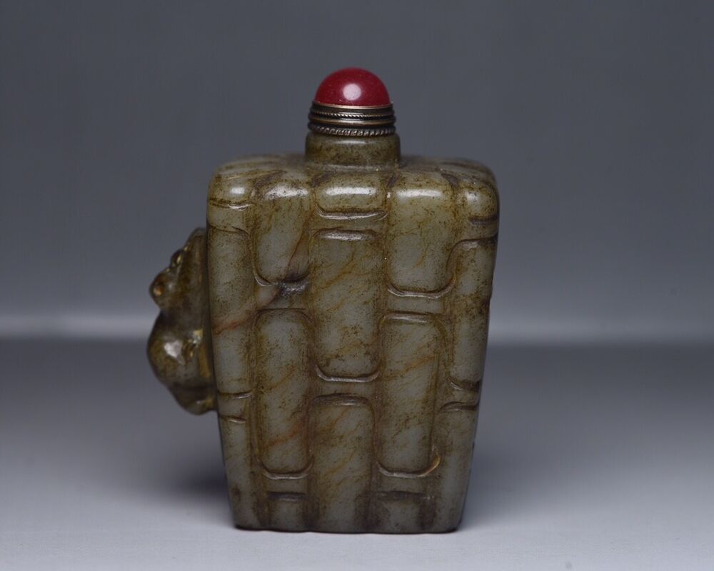 Chinese Natural Hetian Jade Snuff Bottle Carved Exquisite Statue Snuffbox Gift