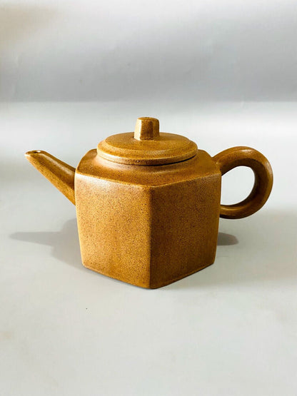 Chinese Yixing Zisha Clay Handmade Exquisite Teapot（六方壶 底款：尹益中制）