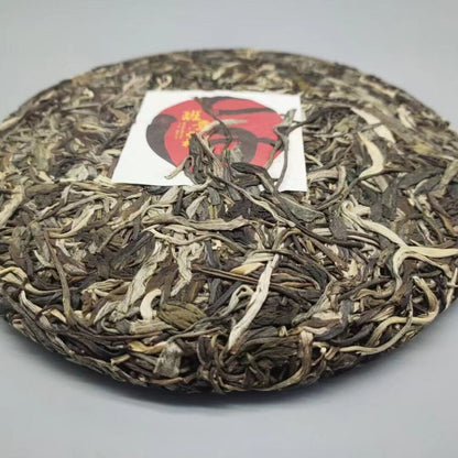 Yunnan Pu'er Tea Dingjiazhai Ancient First Spring Pu'er Raw Tea 357g Cake Tea