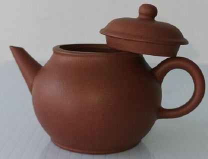 Yixing zisha purple clay Chinese teapot signed, with great tea patina 芭乐 清水泥