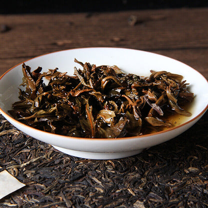 Yunnan Song Pin Hao Yiwu Mountain Ancient Tree Pu-erh Tea 400g Raw Puer Tea