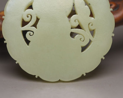 Chinese Natural Hetian Jade Carved Kwan Yin Statue Good Luck Pendant Jewelry Art