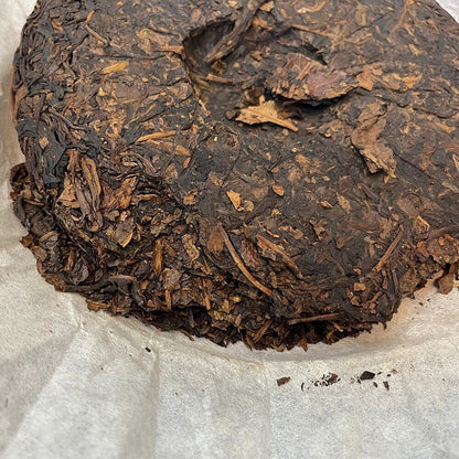 Pu 'er tea, 2006, the ancient folk law Yiwu Zhengshan, 357g*2, was born.