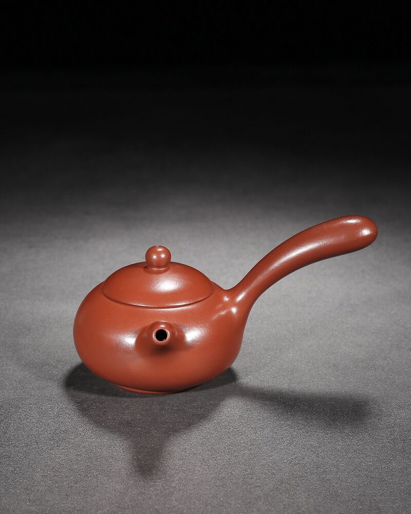 Chinese Yixing Zisha Clay Handmade Exquisite Teapo （唐羽 底款：周桂珍）