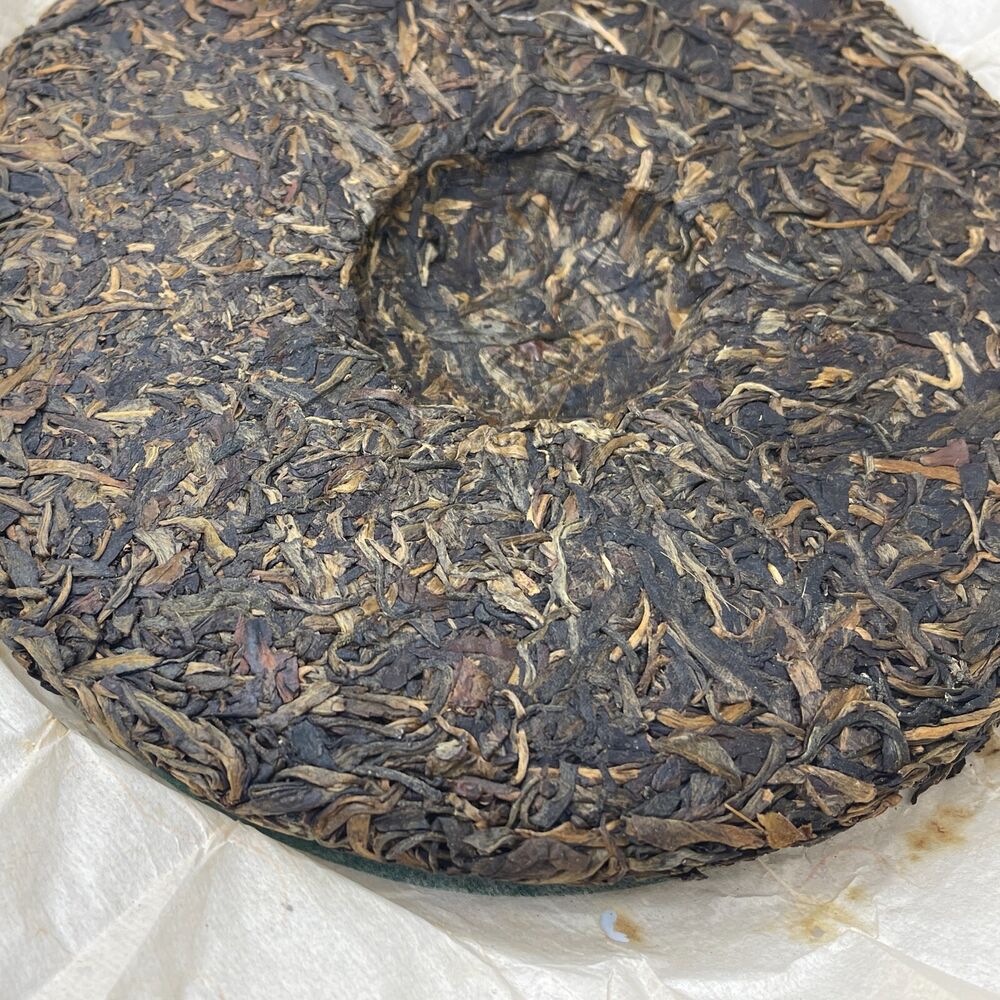 Pu'er tea, 2011, Guoyan Xishuangbanna, Yiwu Dashu Tea - Fengzhai Yiwu Dashu Tea Village, 400g