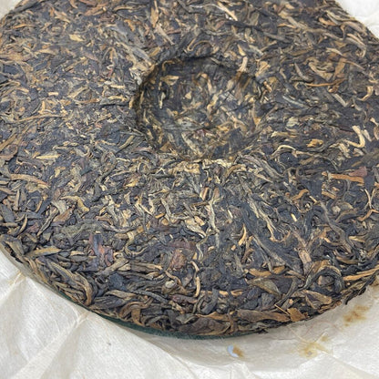 Pu'er tea, 2011, Guoyan Xishuangbanna, Yiwu Dashu Tea - Fengzhai Yiwu Dashu Tea Village, 400g