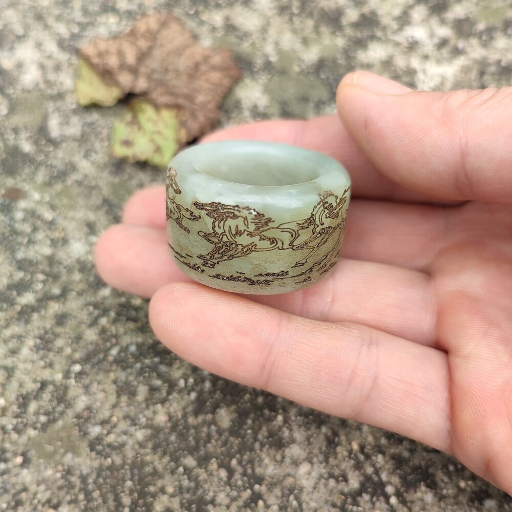 Chinese Hotan Hetian Jade Horse Carving Sculpture Collector Thumb Ring Jewelry