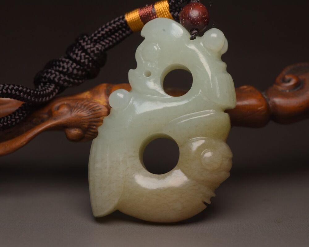 Chinese Natural Hetian Jade Carving Exquisite Unique Statue Pendant Jewelry Gift
