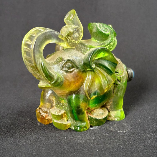 Chinese Snuff Bottle elephant figurine statue Box Glass Carved Colored Glaze art
