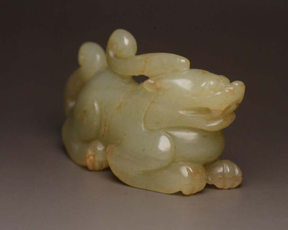 China Old Natural Hetian Jade Carved Beast Animal Statue Sculpture Nice Artwork