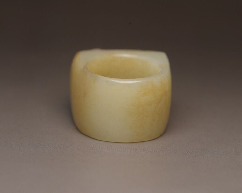 Chinese Natural Hetian Jade Carved Exquisite Statue Thumb Ring Jewelry Art Rare