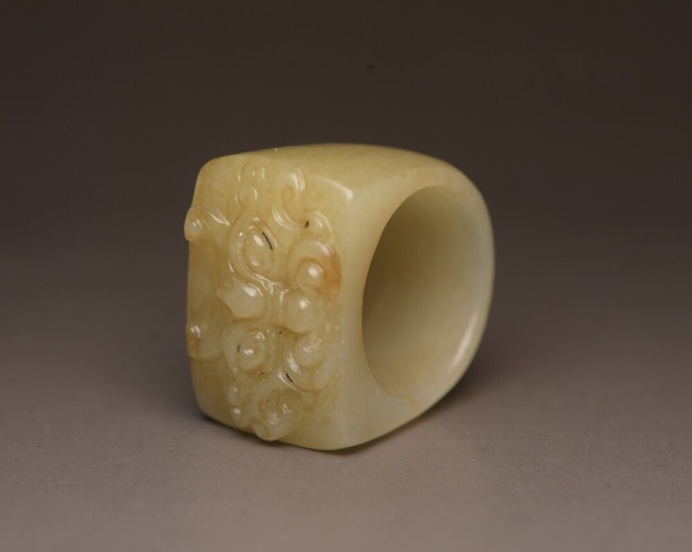 Chinese Natural Hetian Jade Carved Exquisite Statue Thumb Ring Jewelry Art Rare