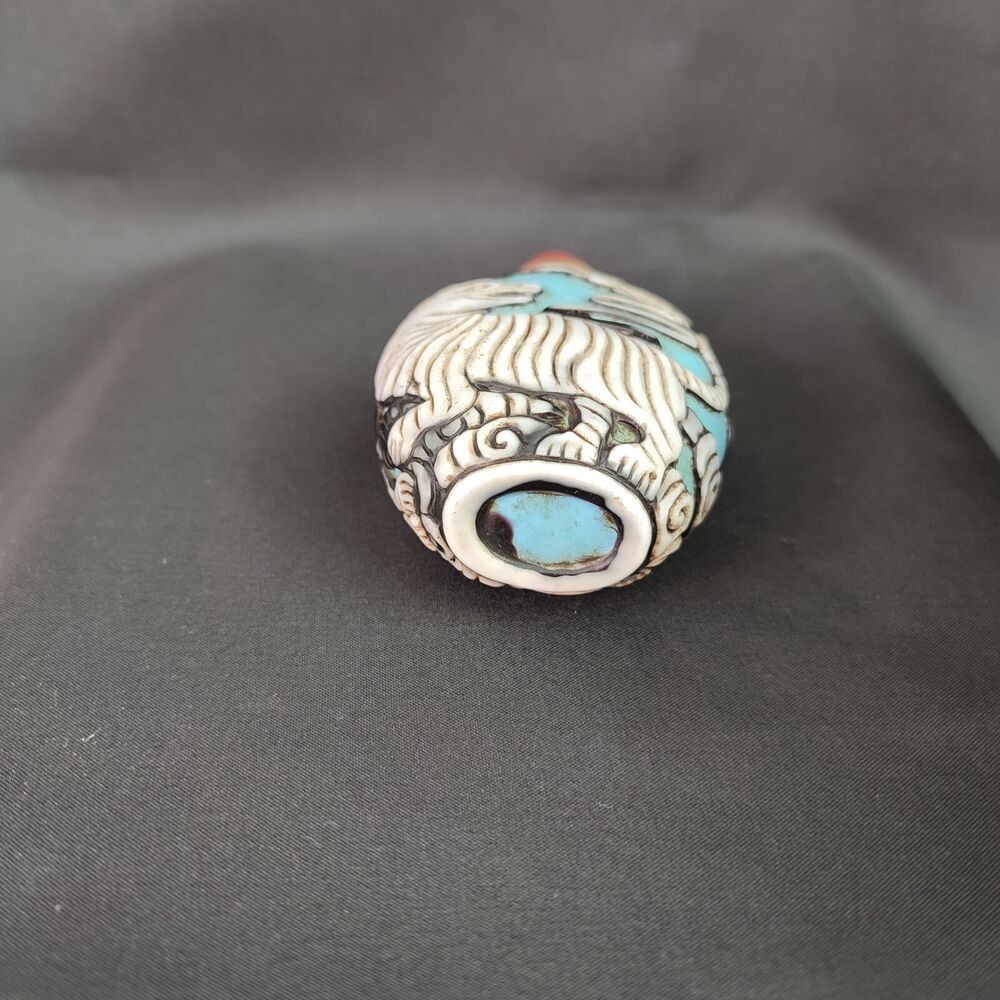 Old Peking Glass Snuff Bottle box overlay snuffbox tiger animal carvings rare