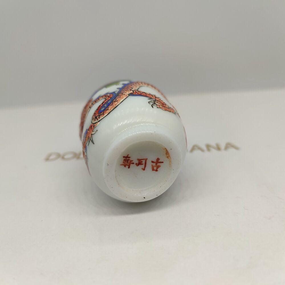 Chinese Beijing Carved Glass Snuff Bottle Dragon Statue Loong Figurines Box Rare
