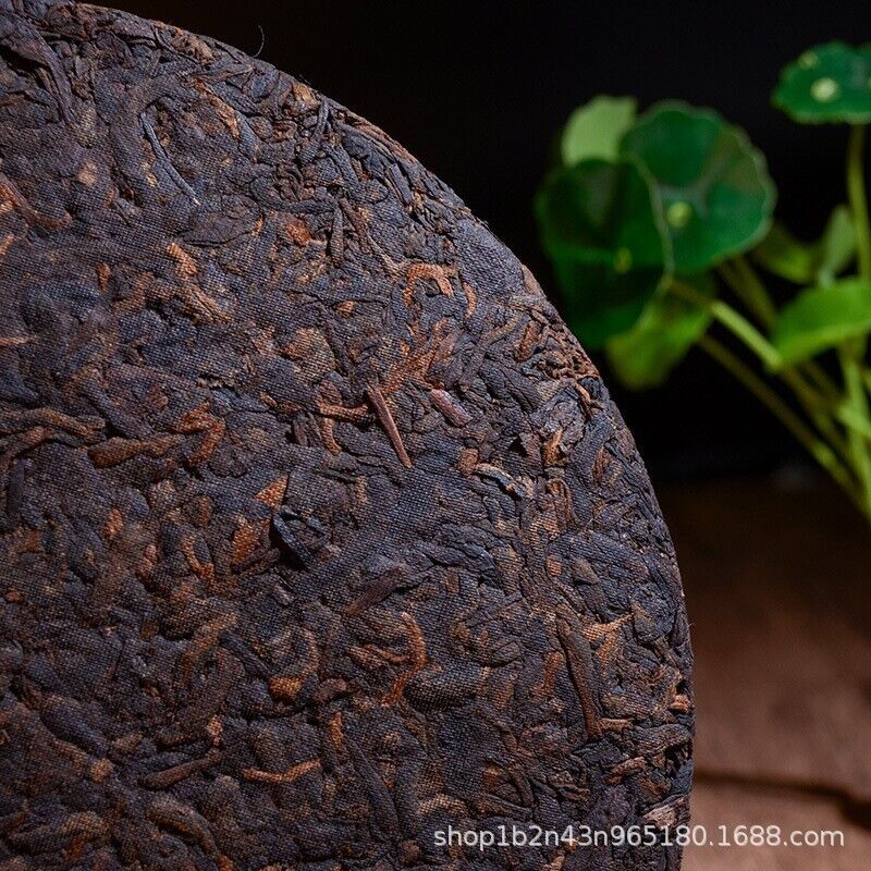 Old Tree Round Tea Yunnan Pu'er Tea Cake Tea Old Tree Tea Fermentation 357g
