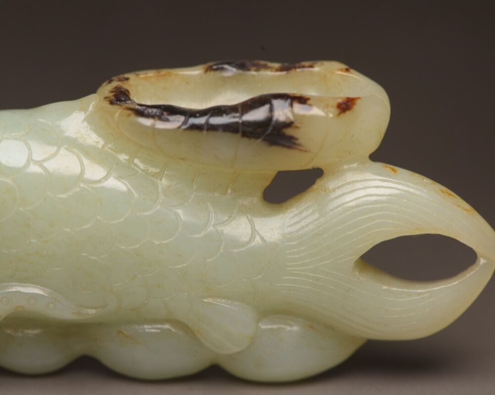 Chinese Natural Hetian Jade Carved Exquisite Fish Statue Figurine Collection Art