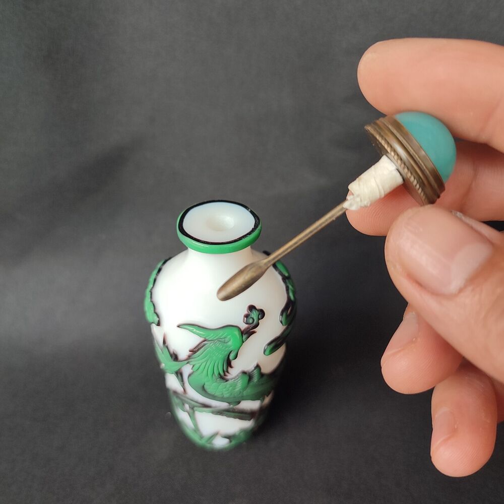 Fine Peking Chinese Snuff Bottle Glass Statues Carved Phoenix Sculpture Snuffbox