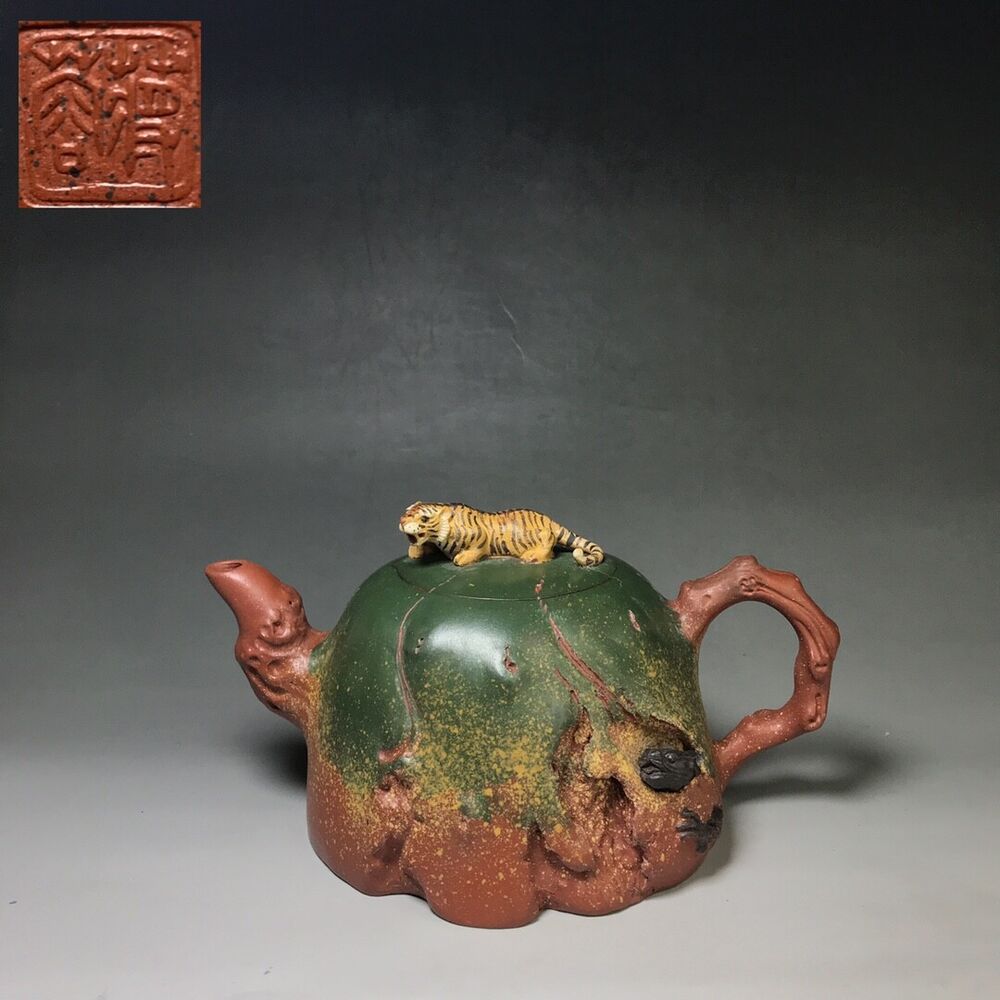 Chinese Yixing Zisha Clay Handmade Exquisite Teapot （藏龙卧虎 底款：蒋蓉）