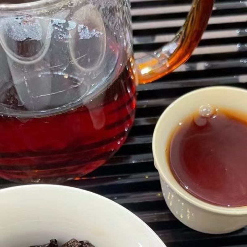 357g Yunnan Yiwu Pu-erh Ripe Tea 2003 Aged Pu'er Cooked Tea Cake Old Puerh Tea