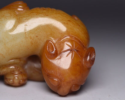 Chinese Old Hetian Jade Carved Beast Statue Sculpture Exquisite Decoration Art