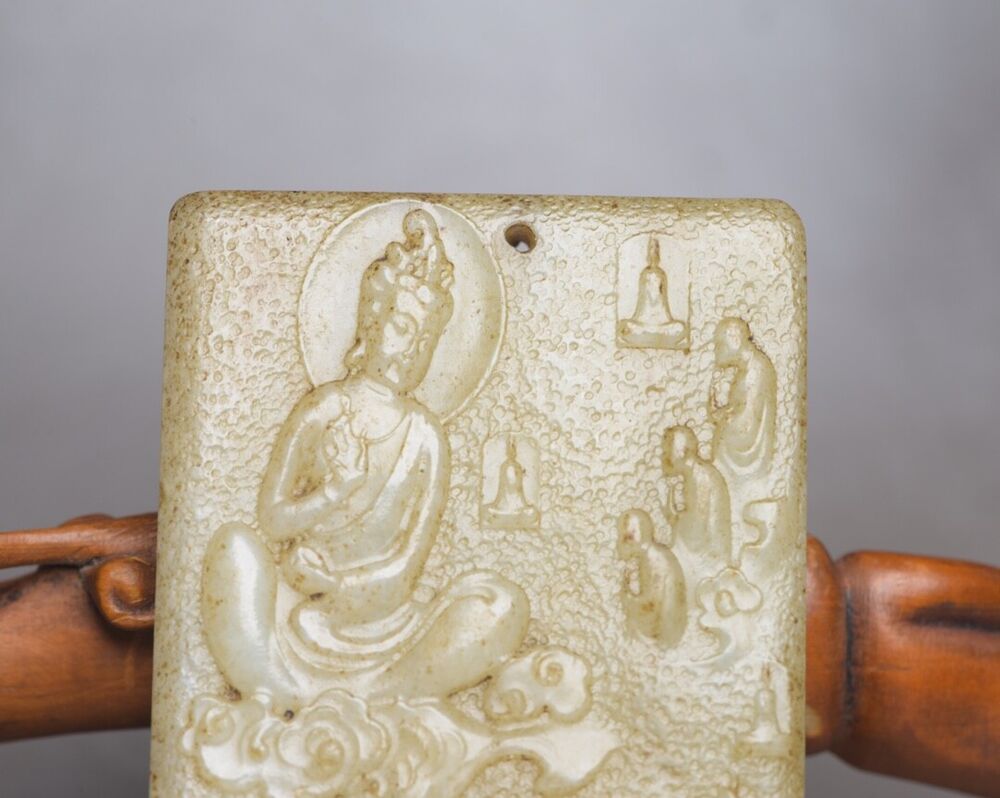 Chinese Natural Hetian Jade Carved Exquisite Guanyin Statue Figurine Pendant Art