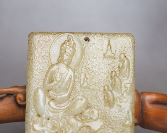 Chinese Natural Hetian Jade Carved Exquisite Guanyin Statue Figurine Pendant Art