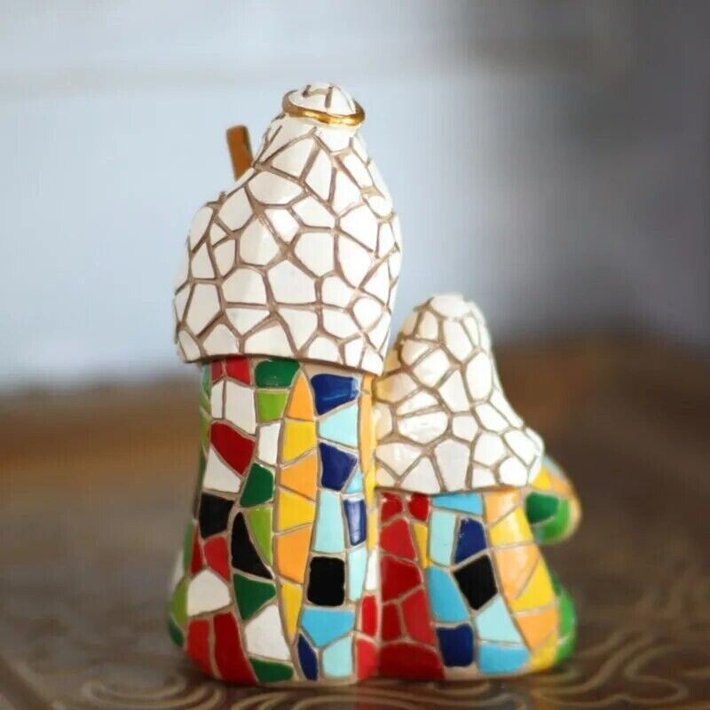 Christmas Decorations Resin Holy Family Statue Gaudi Style Ornaments 11x15.5x8cm