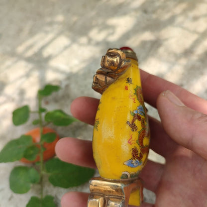 Chinese Snuff Bottle Beijing Glass gilding fish Dragon Viper Yellow painted rare