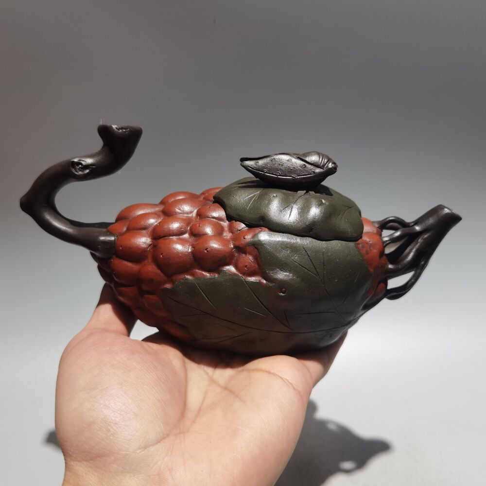Antique Chinese Yixing Zisha Clay Exquisite Teapot Tea Sand-fired Grape cicada