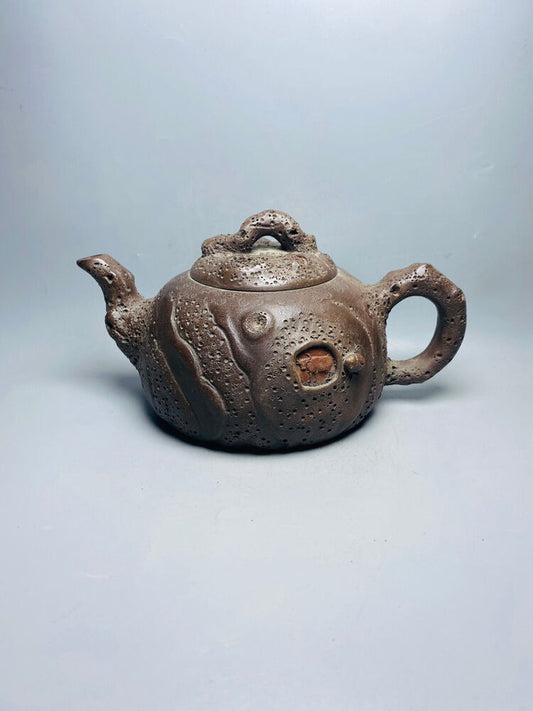 Chinese Yixing Zisha Clay Handmade Exquisite Teapot( 供春壶 底款：供春)