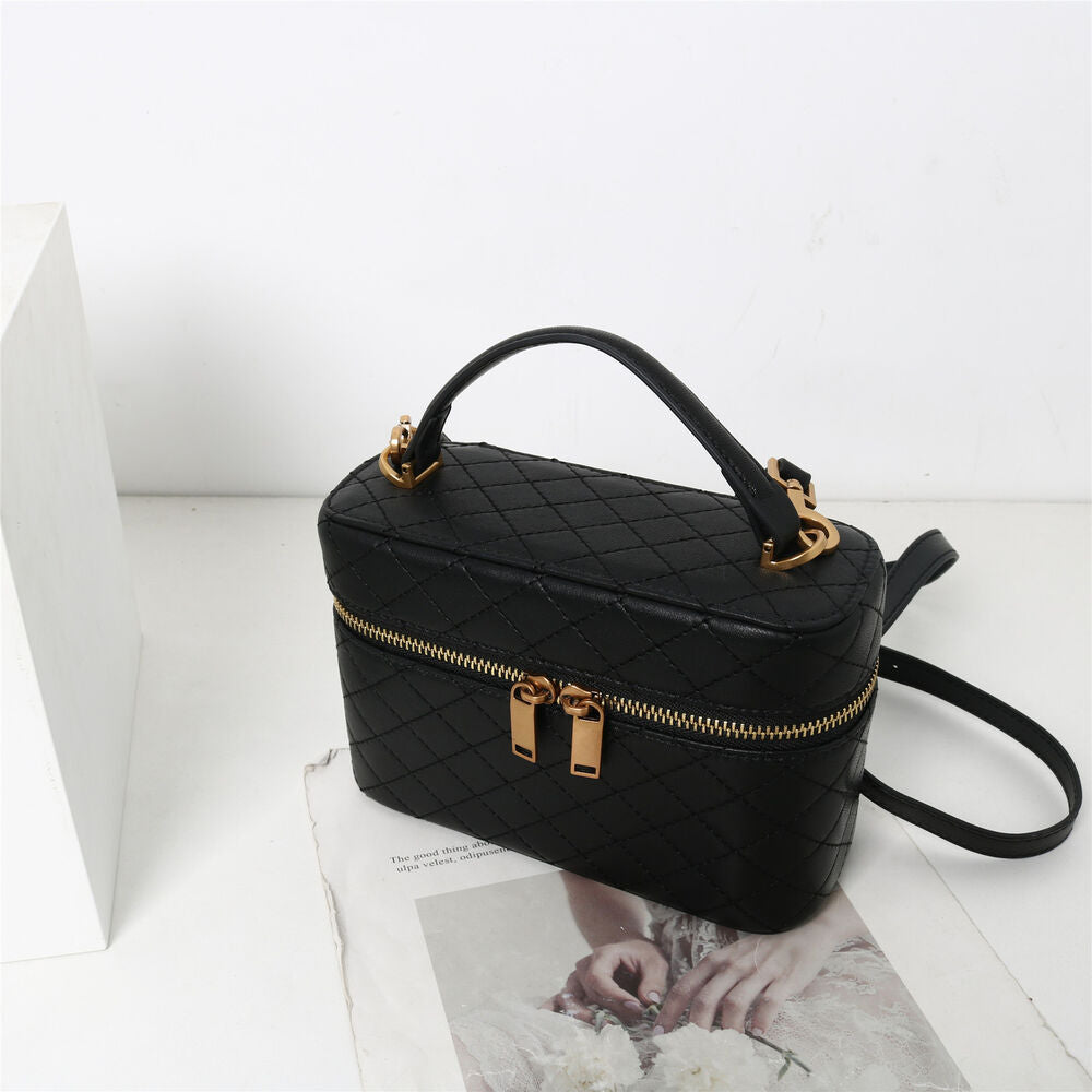Fully Lambskin Lined!Quilted Real Leather Vanity Case Shoulder Bag Purse Chains