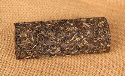 Treasured tea column Pu'er tea 普洱茶生产 珍藏品茶柱 古树茶 小龙柱竹筒生茶500g