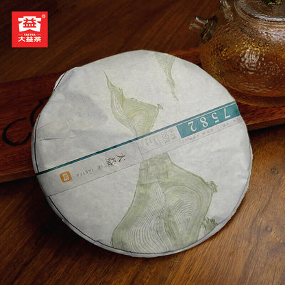 TAETEA 7582 * Classic Raw Pu'er Tea Menghai Dayi Puer Tea Cake Green 2014 357g