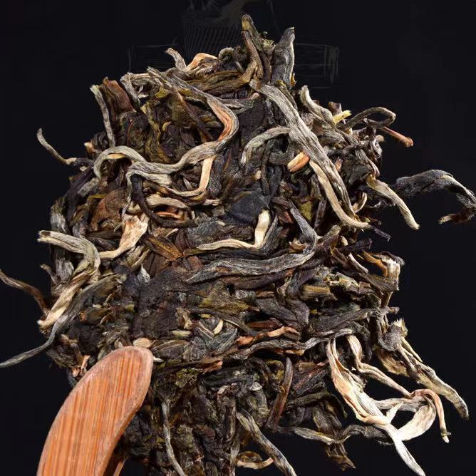 Authentic Raw Pu'er Tea Cake Icelandic Pu'er Raw Tea Yunnan Qizi Cake Tea 357g
