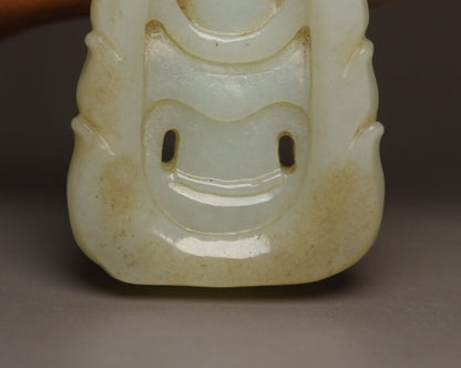 Chinese Beautiful Natural Hetian Jade Carving Kuan Yin Statue White Jade Pendant